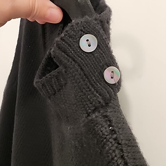 Ann Taylor Italian Merino Wool Sleeveless Sweater Black Top Size XS - Picture 3 of 6